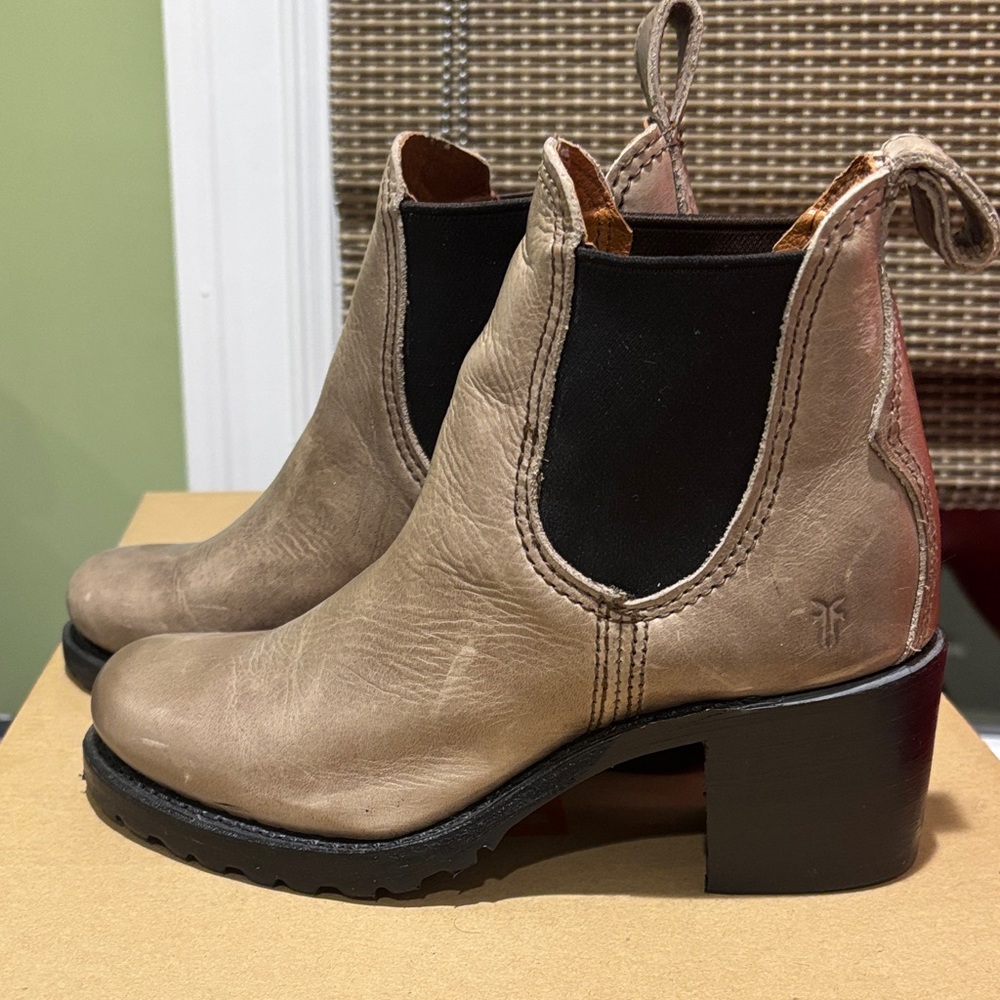 Frye Women's Taupe Leather Ankle Booties